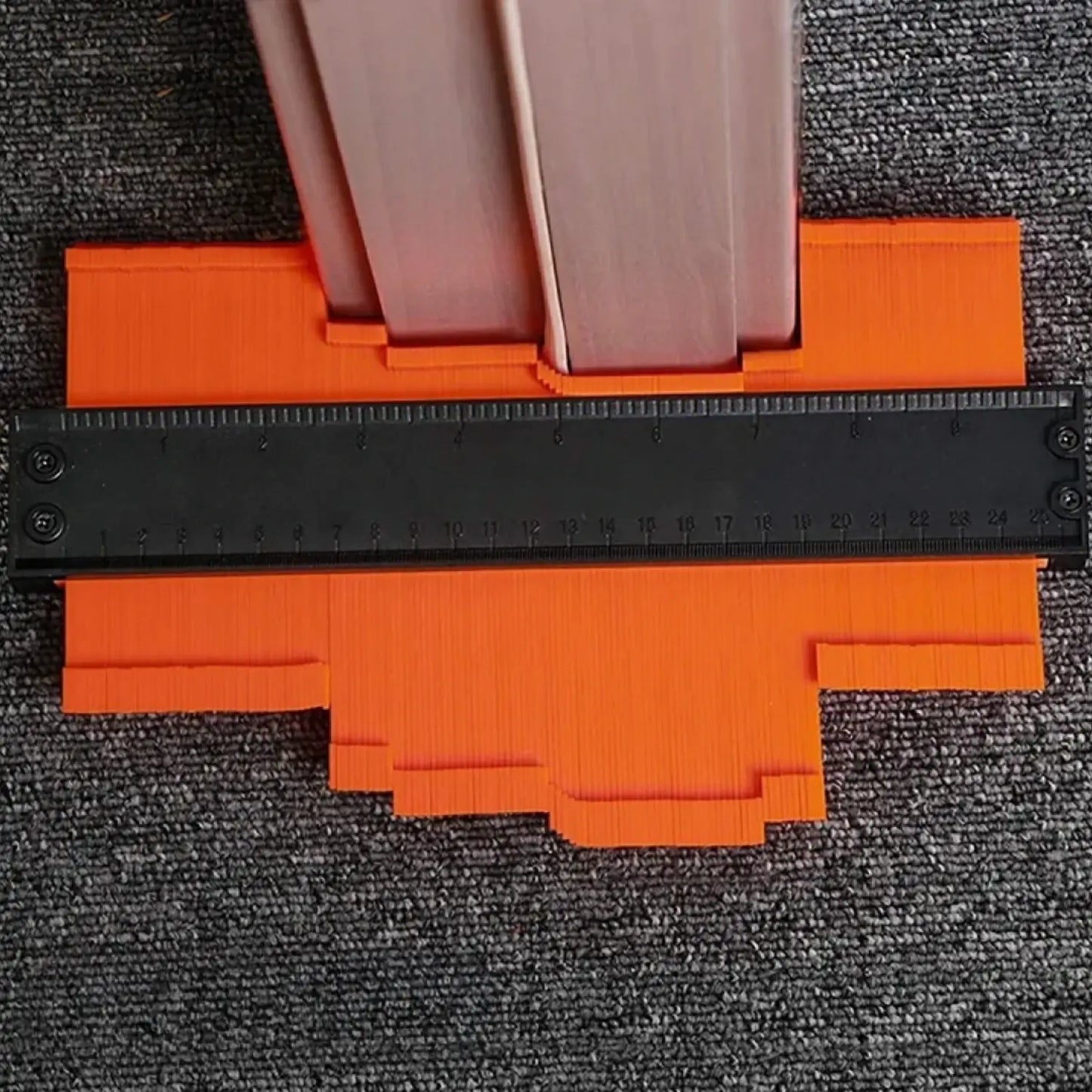 Contour Duplication Gauge With Lock